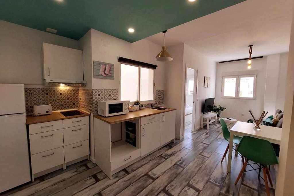 Bonito Apartamento En 2º Linea De Playa & Parking Apartment มาลากา ภายนอก รูปภาพ